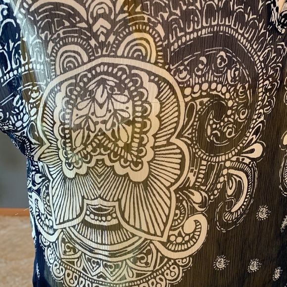 A.N.A. A New Approach Top with Cap Sleeves , Size Medium - Picture 9 of 16